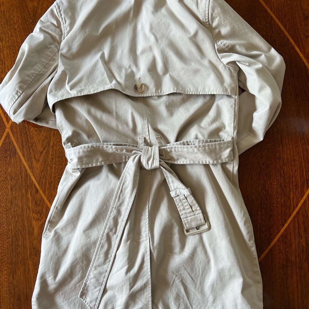 Gap trench coat EUC